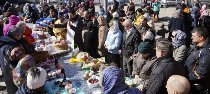 Освящение куличей и миссионерская акция
