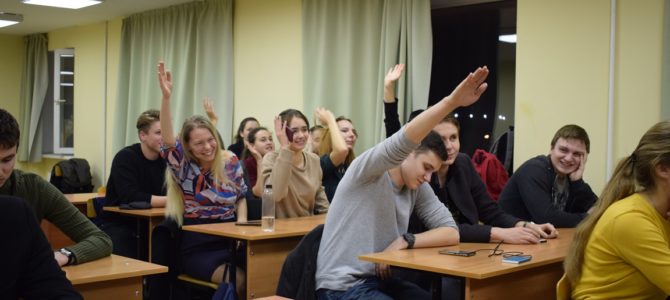 Настоятель храма отец Стахий Колотвин провел беседу со студентами ПСТГУ