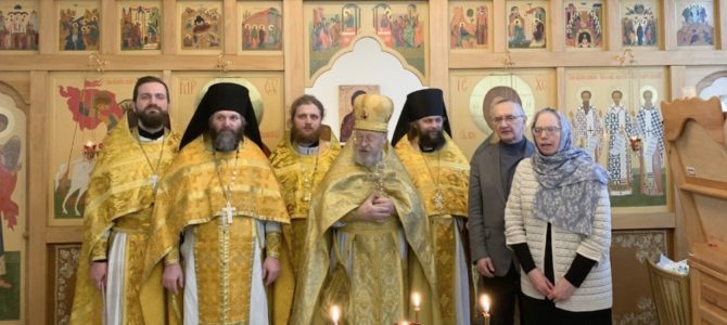 Настоятель наш, его храма принял участие в торжественном богослужении, посвященном 20-летию храма Трех святителей при классической гимназии Ю.А.Шичалина Настоятель наш, его храма принял участие в торжественном богослужении, посвященном 20-летию храма Трех святителей при классической гимназии Ю.А.Шичалина