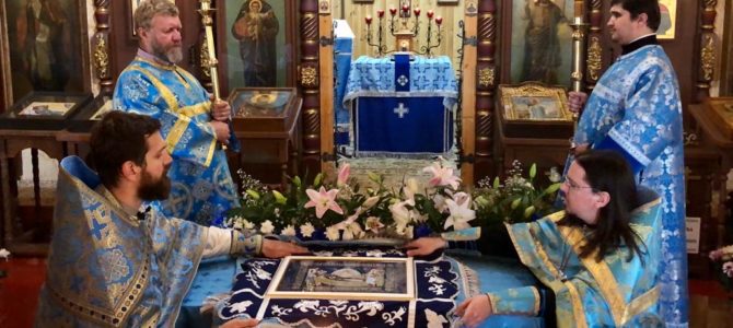 Чин Погребения Богородицы 30 августа: фоторепортаж