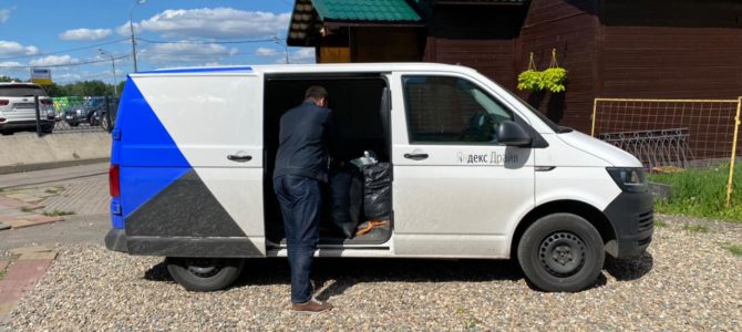 Очередная партия вещей для нуждающихся переправлена из нашего храма в Ангар спасения